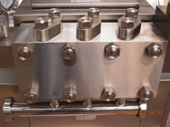 Dois elétricos industriais encenam a máquina 3000L/H do homogenizador do leite da caixa de engrenagens 22 quilowatts